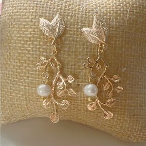 Elegant Gold Leaf Pearl Earrings
